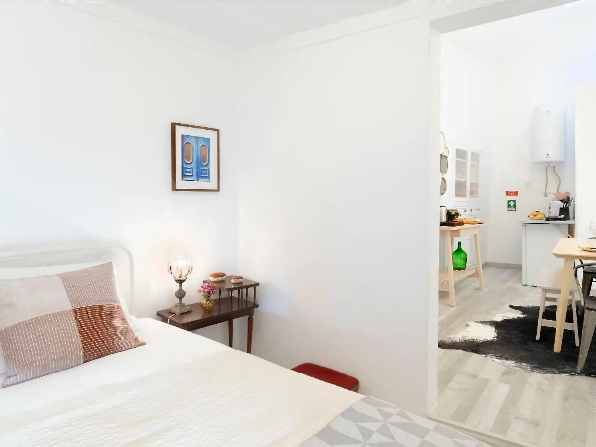 Lisbon Alfama Street View Apartment