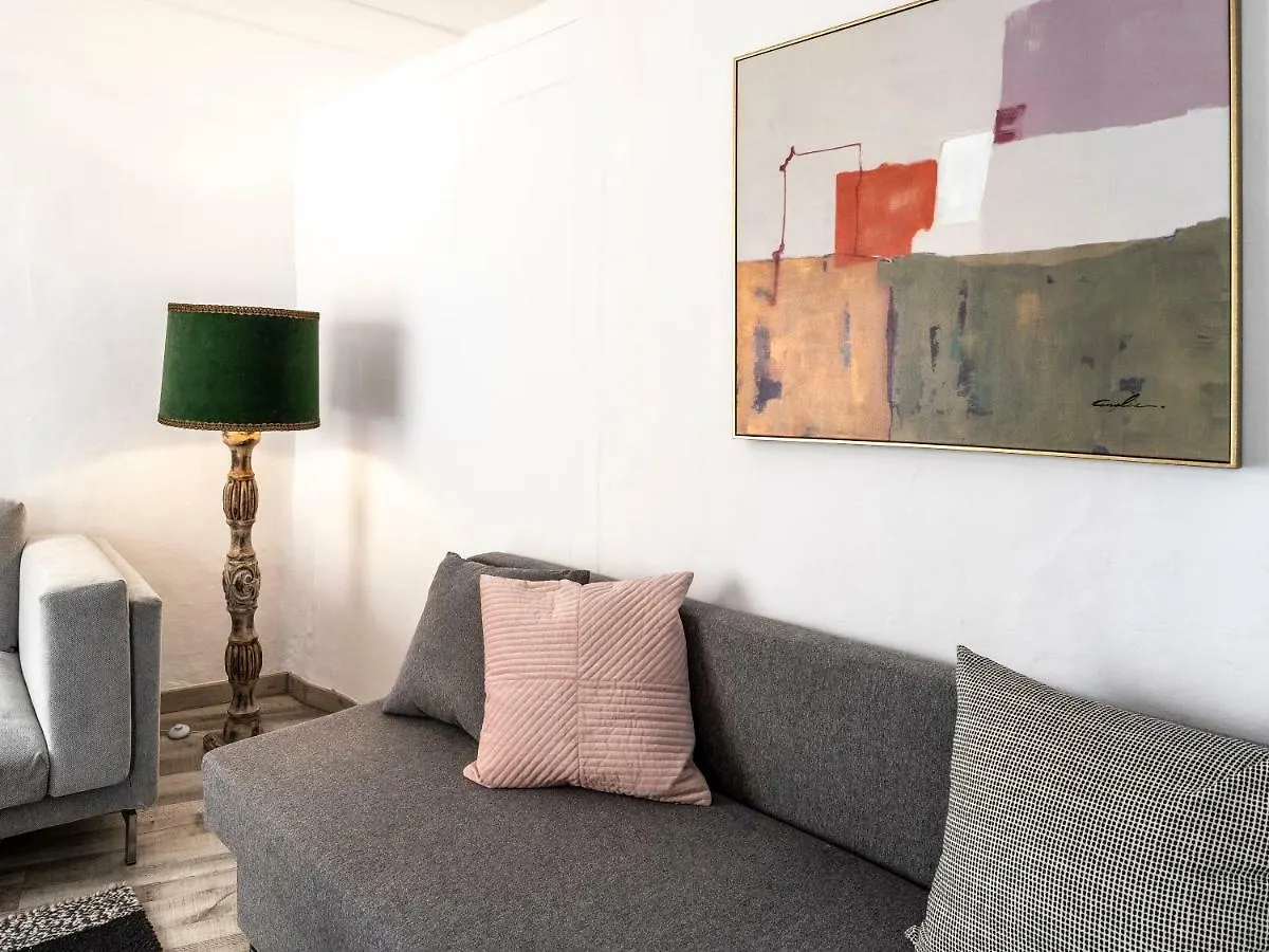Lisbon Alfama Street View Apartment
