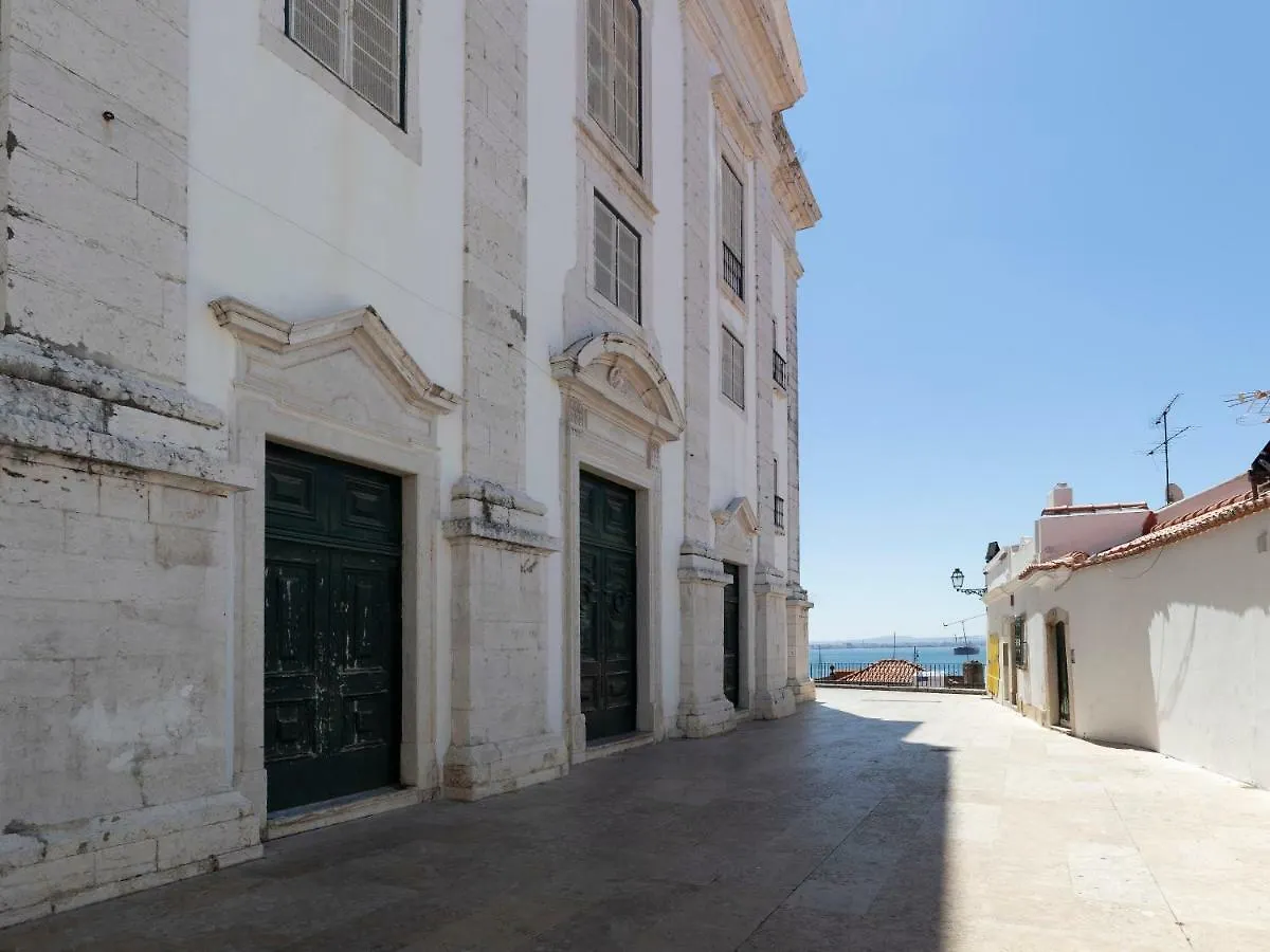 Lisbon Alfama Street View Apartment