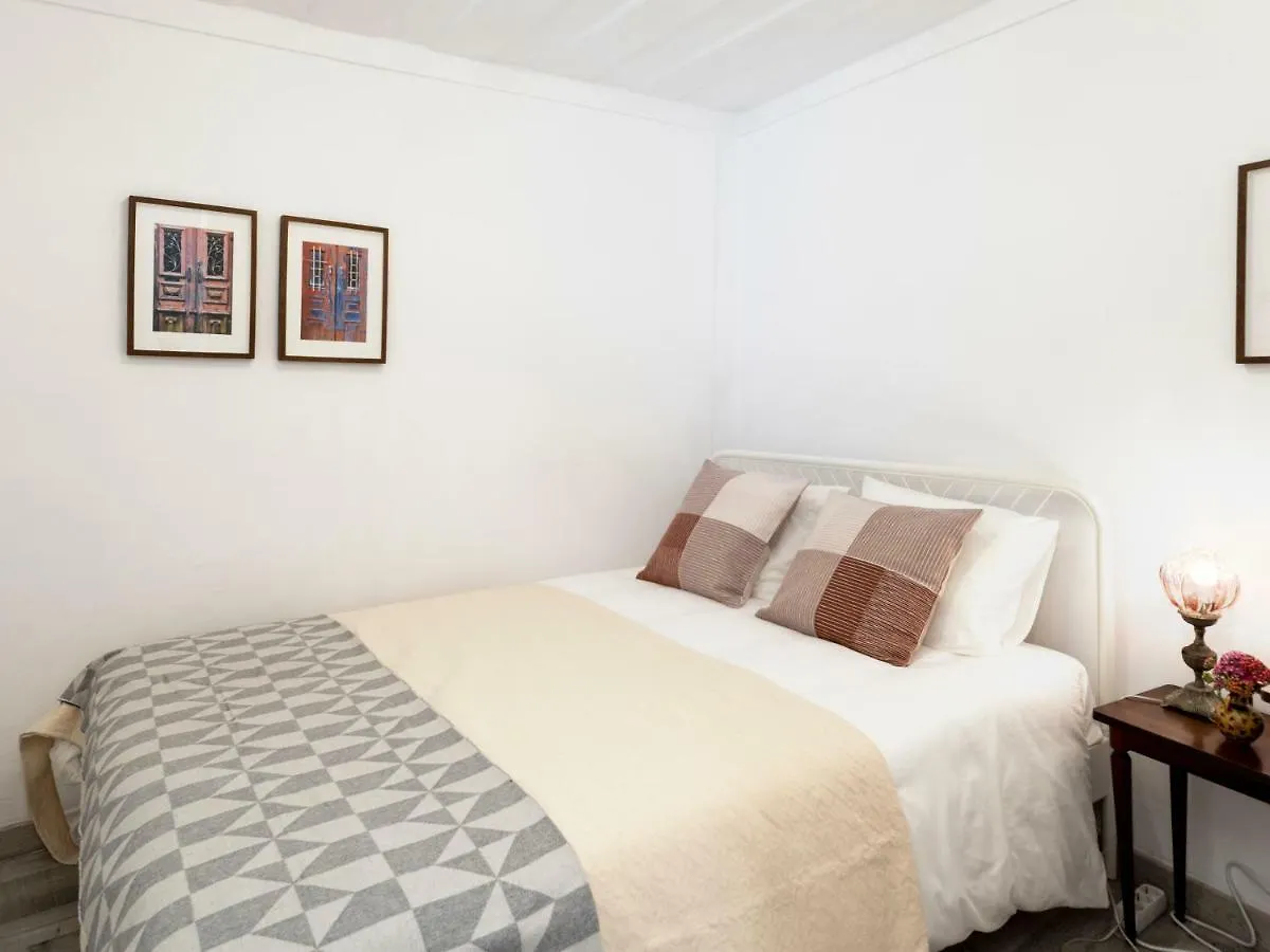 Lisbon Alfama Street View Apartment