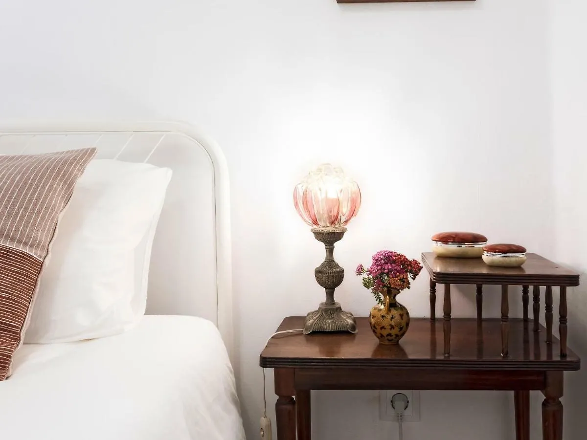 Lisbon Alfama Street View Apartment